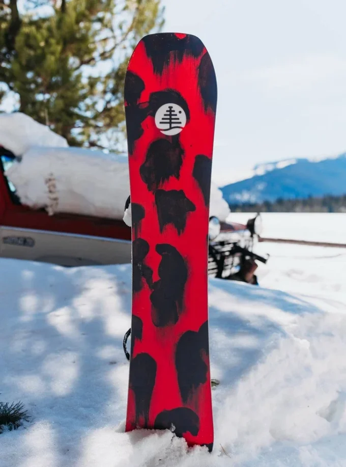Snowboard Burton Family Tree Hometown Hero Camber pour enfants