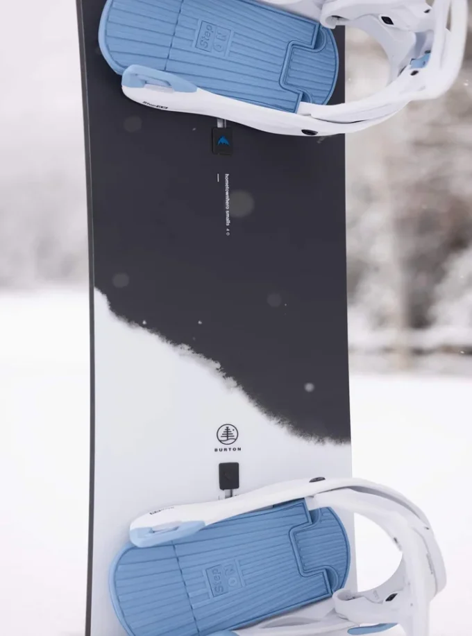 Snowboard Burton Family Tree Hometown Hero Smalls Camber pour enfants Snowboard Burton Family Tree Hometown Hero Smalls Camber pour enfants