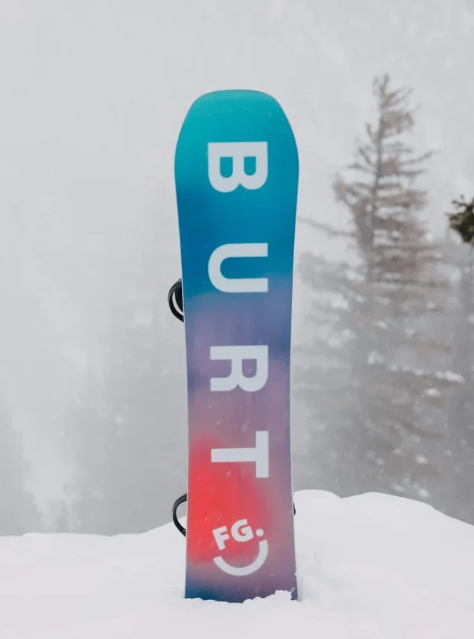 Snowboard Burton Feelgood Camber pour femmes Snowboard Burton Feelgood Camber pour femmes