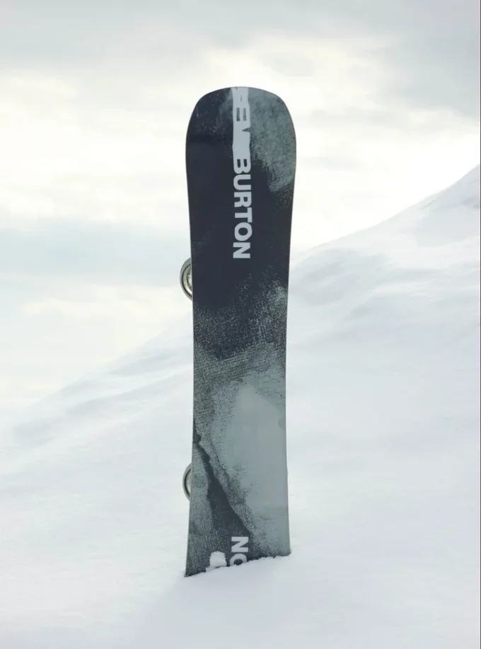 Snowboard Burton Instigator PurePop Camber pour homme Snowboard Burton Instigator PurePop Camber pour homme