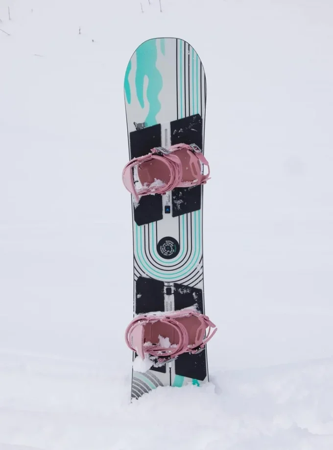 Snowboard Burton Rewind Camber pour femmes