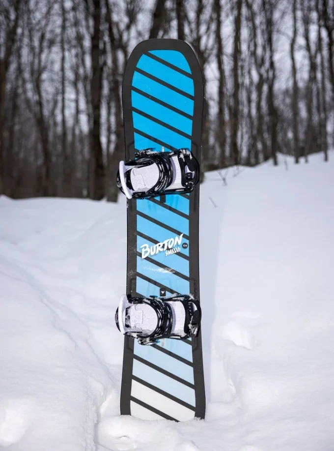 Snowboard Burton Smalls Flat Top pour enfants Snowboard Burton Smalls Flat Top pour enfants