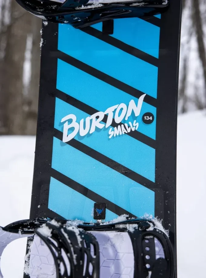 Snowboard Burton Smalls Flat Top pour enfants Snowboard Burton Smalls Flat Top pour enfants