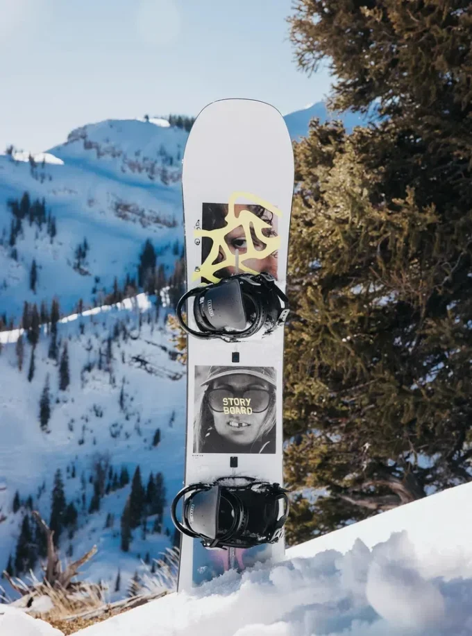 Snowboard Burton Story Board Camber pour femmes Snowboard Burton Story Board Camber pour femmes