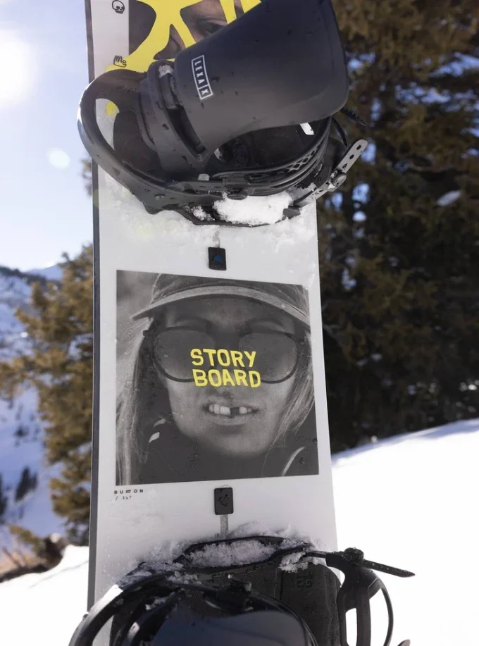 Snowboard Burton Story Board Camber pour femmes Snowboard Burton Story Board Camber pour femmes