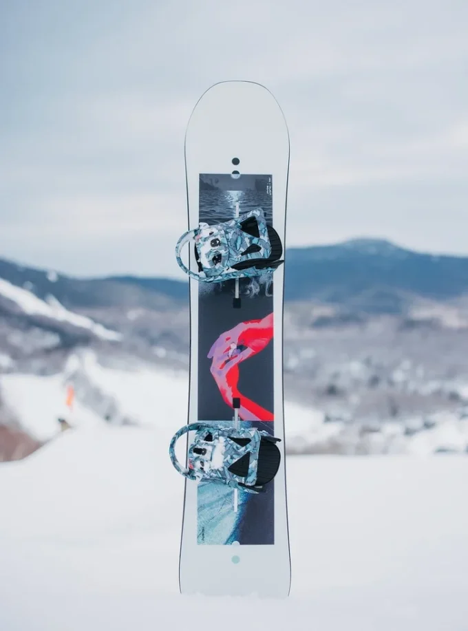 Snowboard Burton Talent Scout Camber pour femmes Snowboard Burton Talent Scout Camber pour femmes