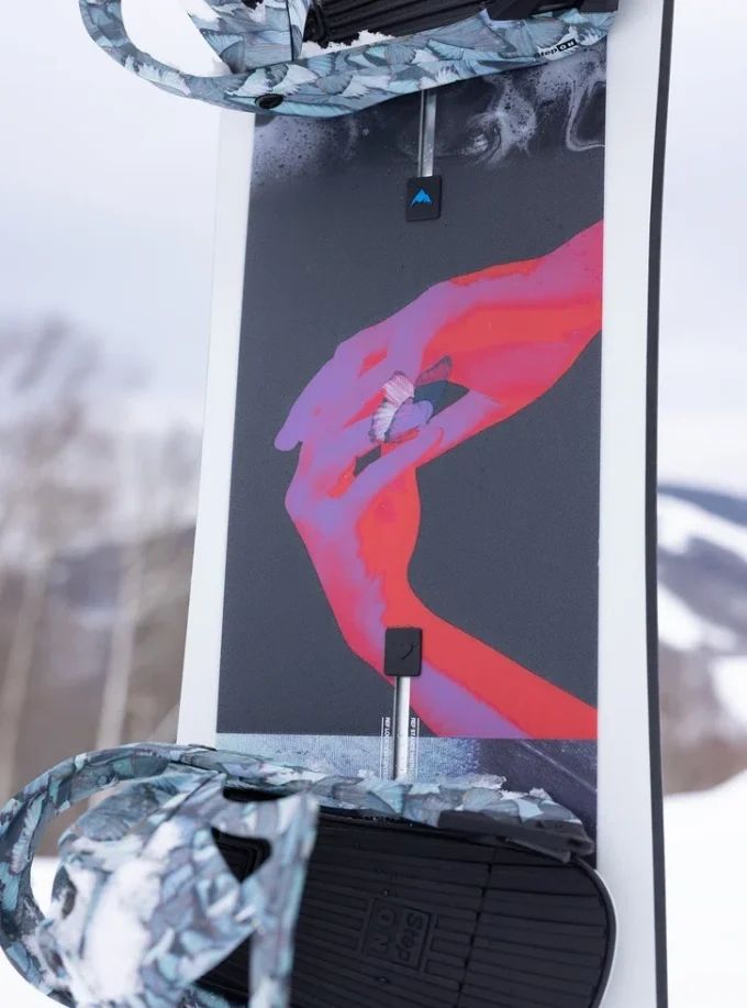 Snowboard Burton Talent Scout Camber pour femmes Snowboard Burton Talent Scout Camber pour femmes