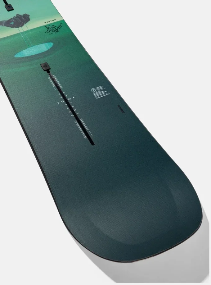 Snowboard Burton Yeasayer Camber pour femmes Snowboard Burton Yeasayer Camber pour femmes