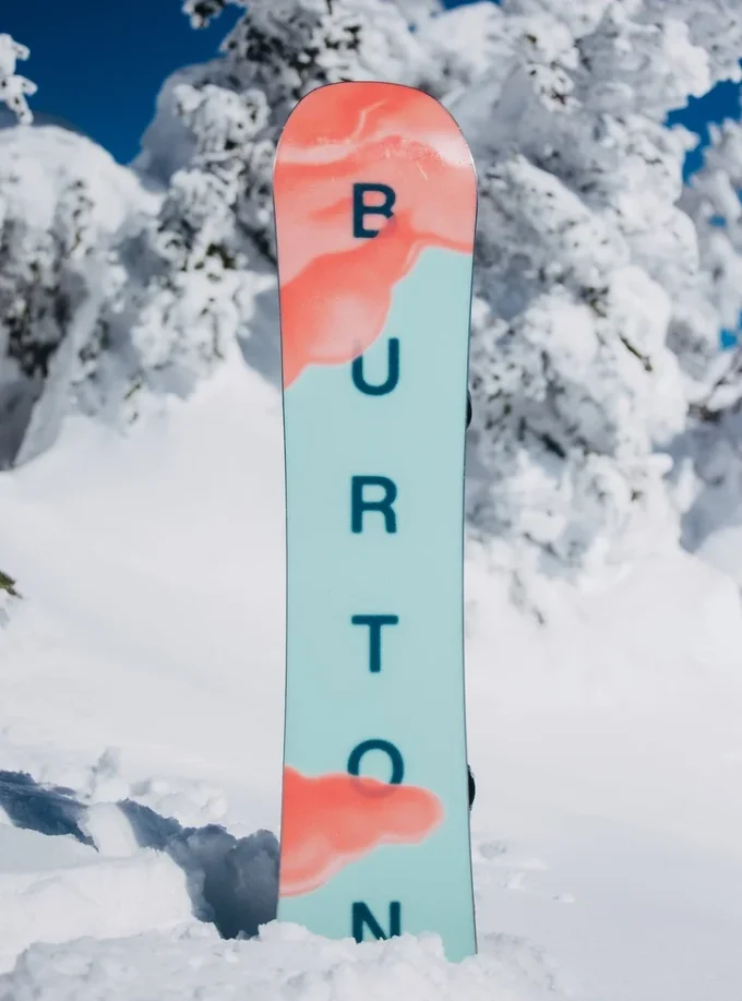 Snowboard Burton Yeasayer Camber pour femmes Snowboard Burton Yeasayer Camber pour femmes