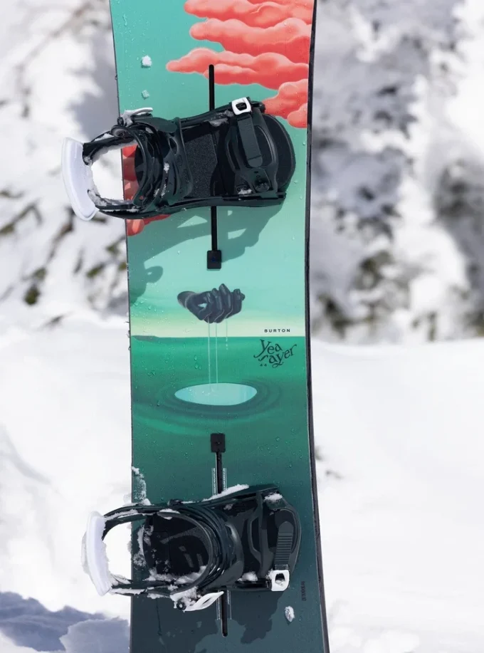 Snowboard Burton Yeasayer Camber pour femmes Snowboard Burton Yeasayer Camber pour femmes